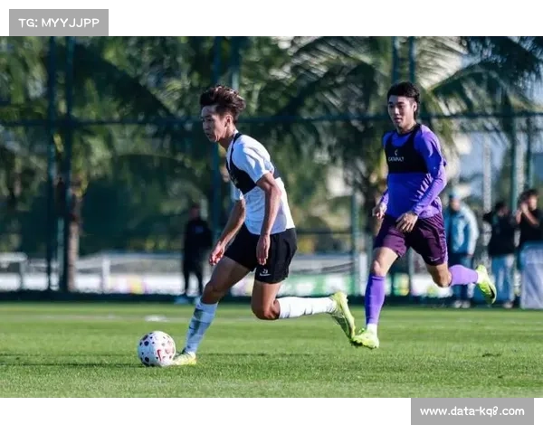 大连英博热身赛1-0小胜天津津门虎，张华晨任意球破门